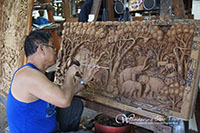 See how to make the famous local handicrafts such as Thai silk, wood carving, silverware, lacquerware and the most famous speciality of this village-umbrella making.