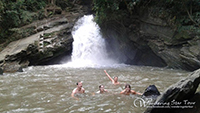 Mini trek to Mae Wang Waterfall. Here you will have time to relax and enjoy swimming. 