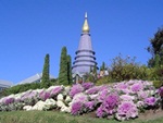 Visit  the twin stupas – namely Phra Mahathat Napaphon Bhumisiri Chedi and Napamaytanidol Chedi – built in honor of the King and Queen respectively