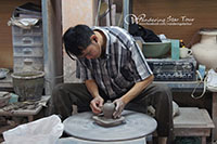 Sankamphang Home industry see how to make the famous local handicraft such as Thai silk , wood carving, silverware, lacquerware and the most famous speciality of this village-umbrella making.