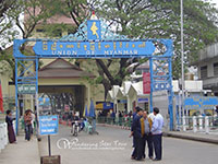 Visit the big market at Mae Sai-the border town with Myanmar. 