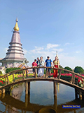 Visit the twin stupas – namely Phra Mahathat Napaphon Bhumisiri Chedi and Napamaytanidol Chedi – built in honor of the King and Queen respectively