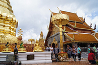 Doi Suthep sits a good thousand meters above the surrounding landscape, so it is a great place to view the countryside.